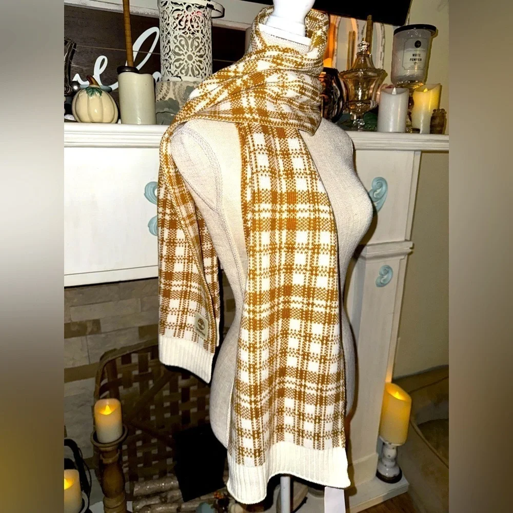 Timberland plaid scarf. Super warm and cozy NWT Women/Men🔥